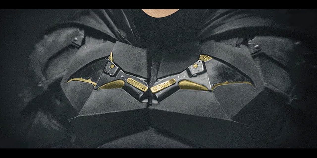 The Batman On Set Leaks Reveal New Batsuit and Batcycle