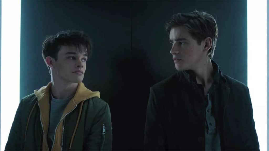 titans - curran walters and brenton thwaites